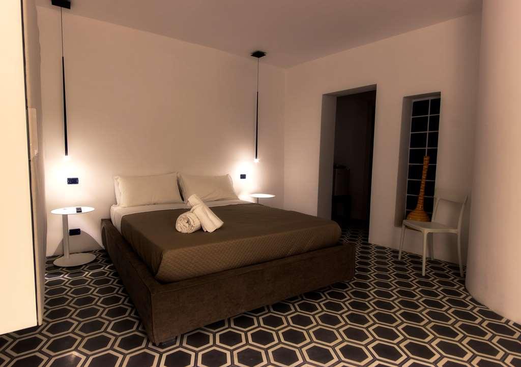 Hotel Diffuso Antichi Ricordi Калтанисета Стая снимка
