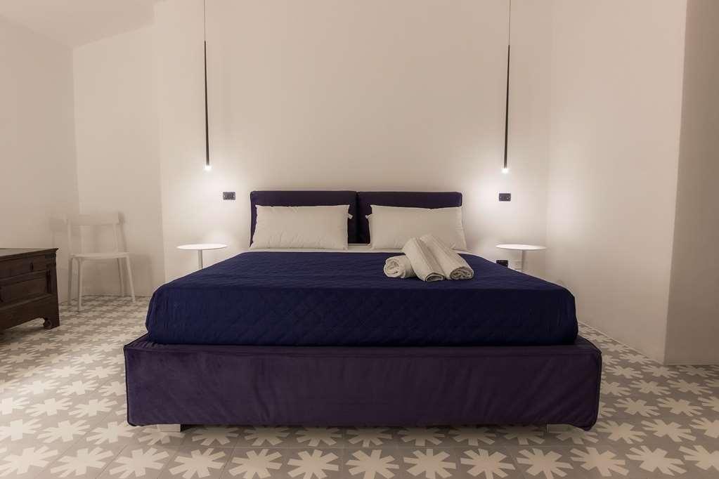 Hotel Diffuso Antichi Ricordi Калтанисета Стая снимка